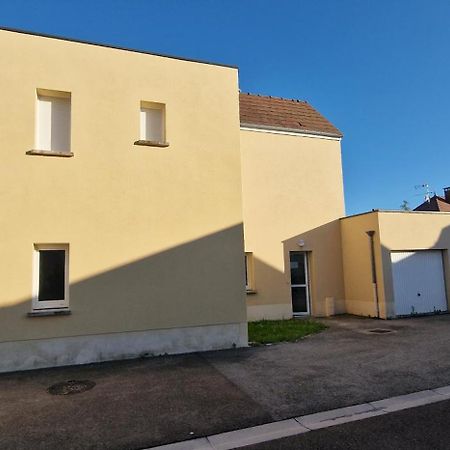 Sainte-Savine Maison Individuelle Parking Prive Et Gratuit מראה חיצוני תמונה